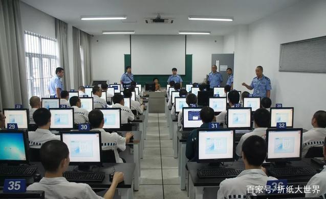 那些被判无期的人每天在监狱里做什么？揭秘铁窗生活与新生之路